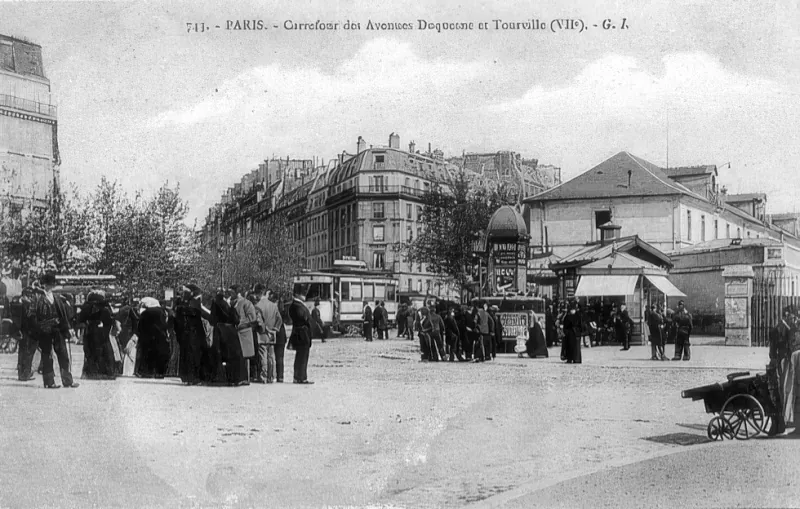 Angle entre avenue Duquesne et avenue de Tourville
