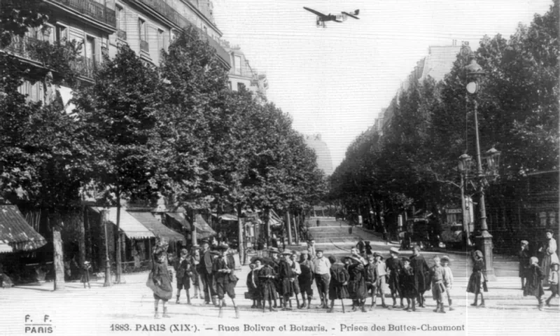 Angle avenue Simon Bolivar et rue Botzaris