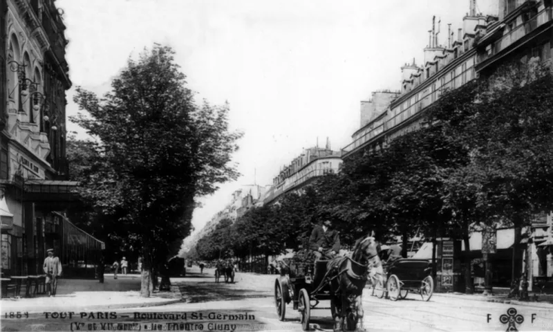 Angle boulevard Saint-Germain et rue Saint-Jacques