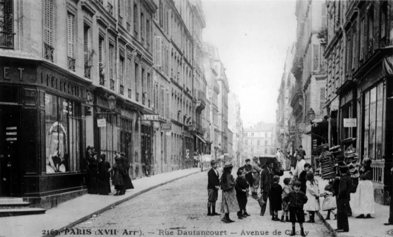 Angle rue Dautancourt et avenue de Clichy