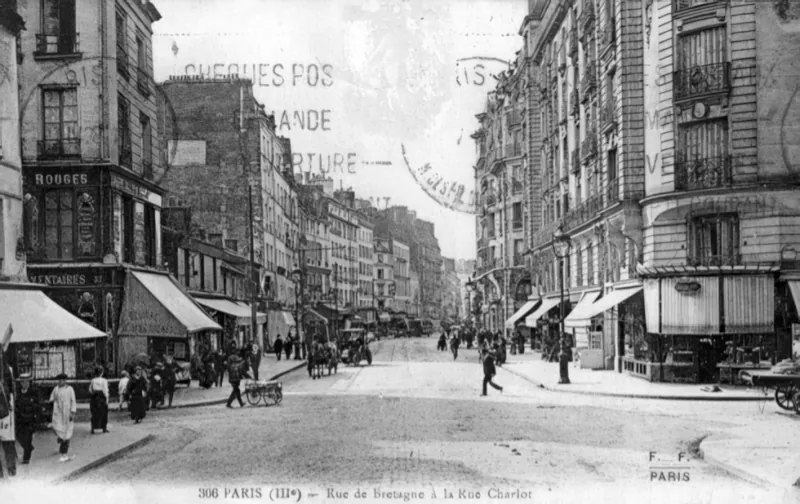 Angle rue de Bretagne et rue Charlot