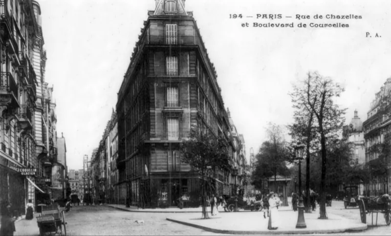 Angle rue de Chazelles et boulevard de Courcelles