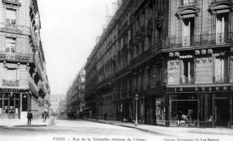 Angle rue de la Trémoille et avenue Georges V
