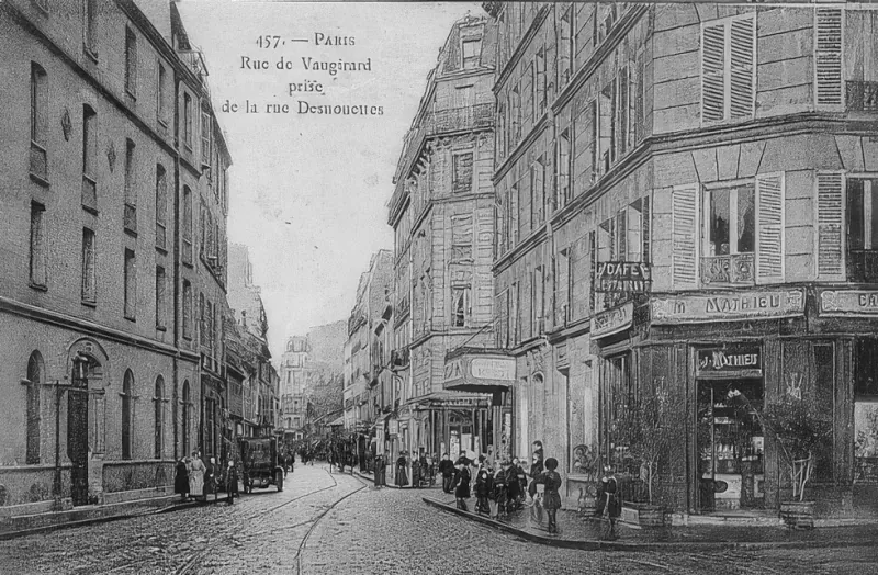 Angle rue de Vaugirard et rue Desnouettes