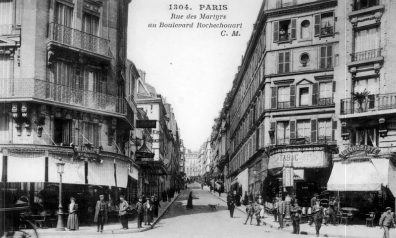 Angle rue des Martyrs et boulevard de Rochechouart