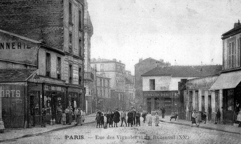 Angle rue des Vignoles et rue de Buzenval