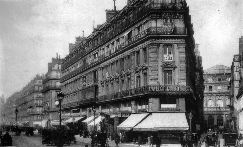 Angle rue de Ventadour et avenue de l'Opéra