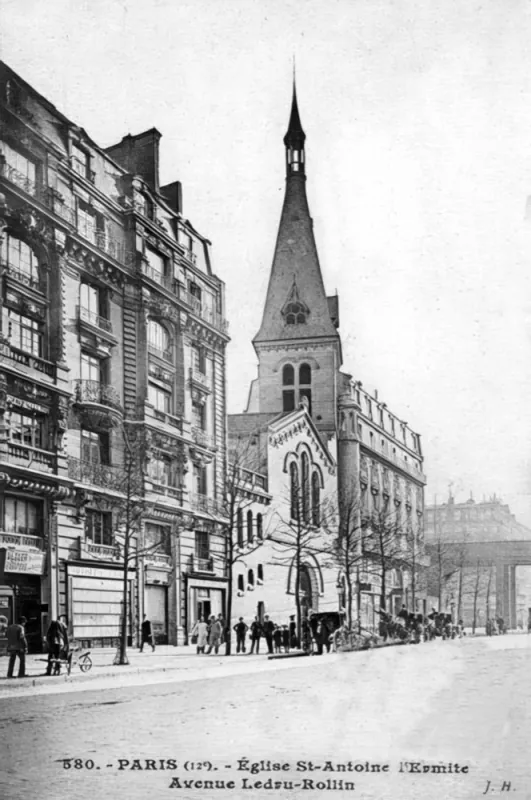 Eglise Saint-Antoine sur l'avenue Ledru Rollin