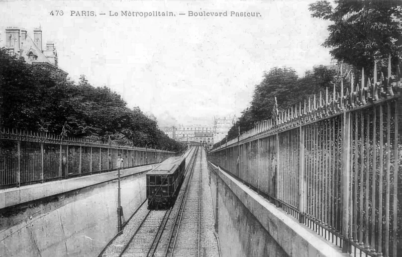 Métro Pasteur