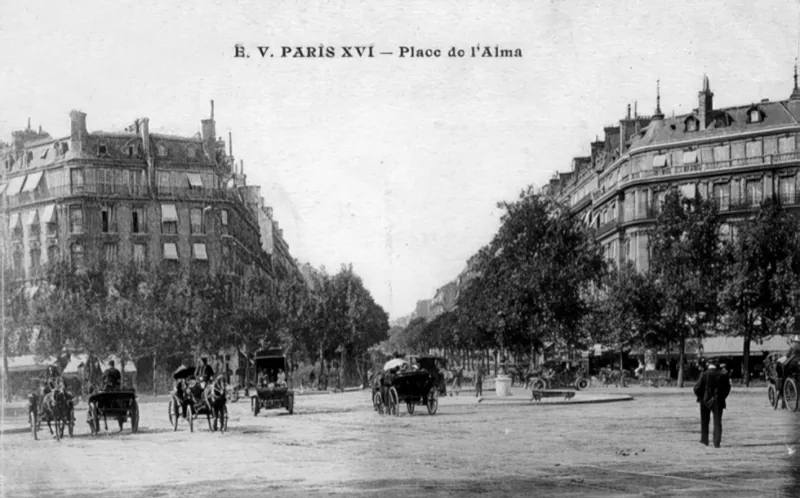 Place de l'Alma