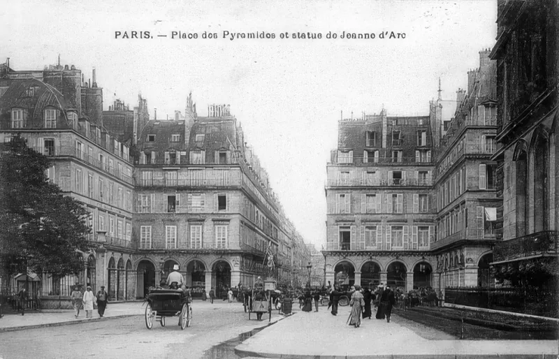 Place des Pyramides