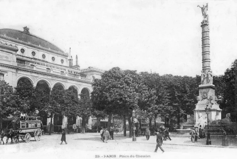 Place du Châtelet et théâtre du Châtelet