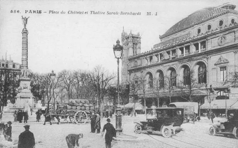 Place du Châtelet et théâtre de la Ville