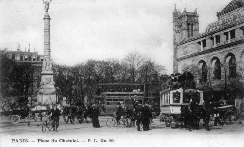Place du Châtelet et théâtre de la Ville
