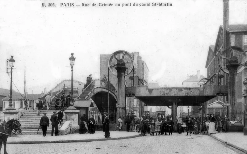 Pont levant rue de Crimée