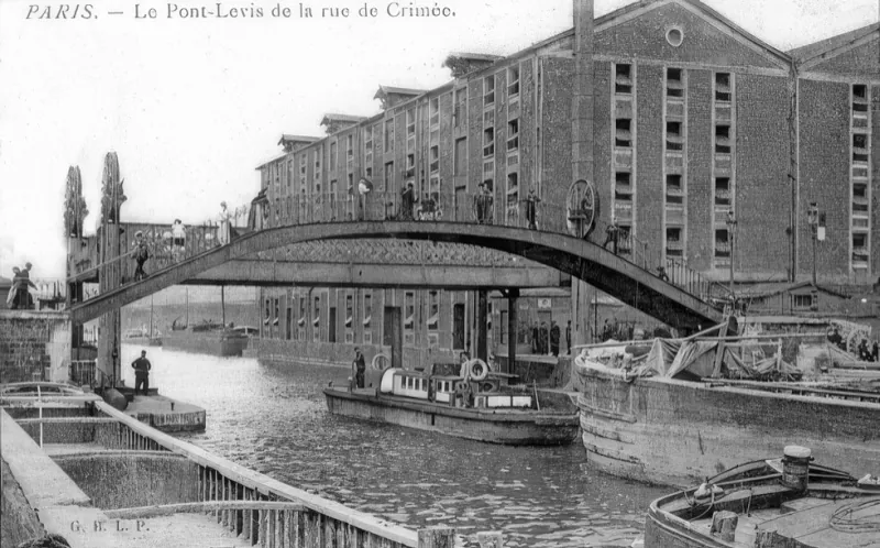 Pont levant rue de Crimée
