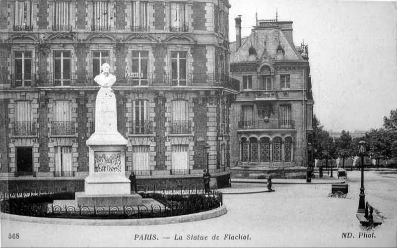 Rue Alphonse de Neuville