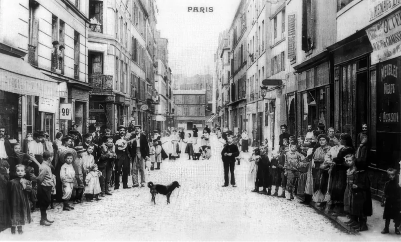 Angle rue Bisson et rue des Couronnes