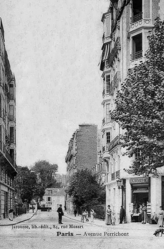 Avenue de l'Abbé Roussel