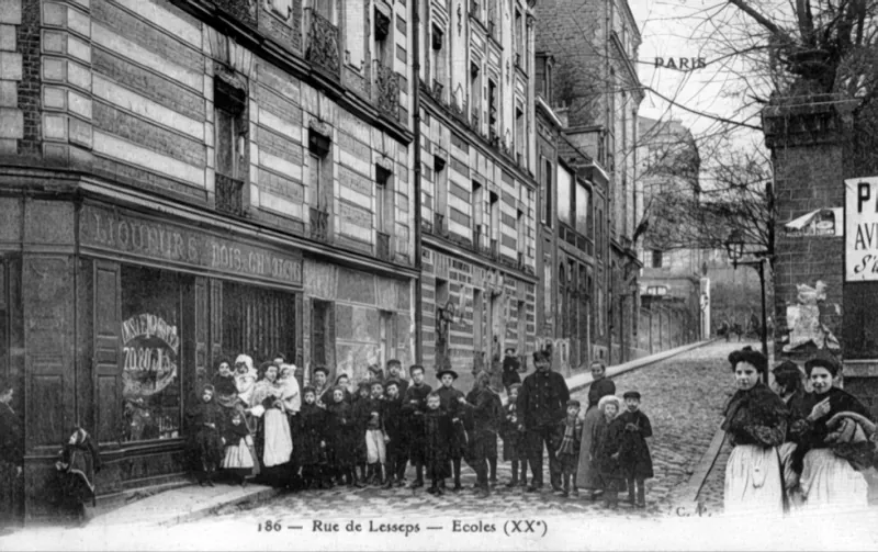 Rue de Lesseps