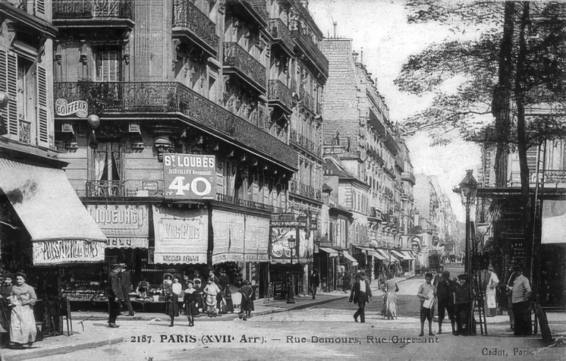 Rue Demours