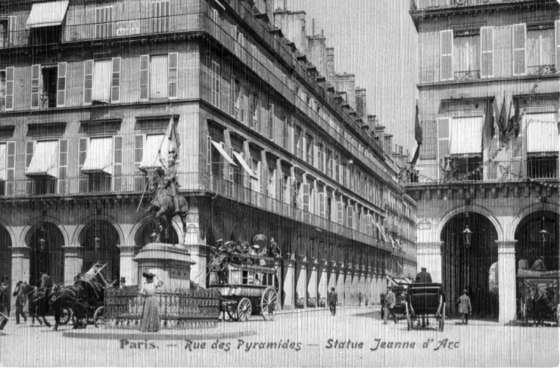 Place des Pyramides