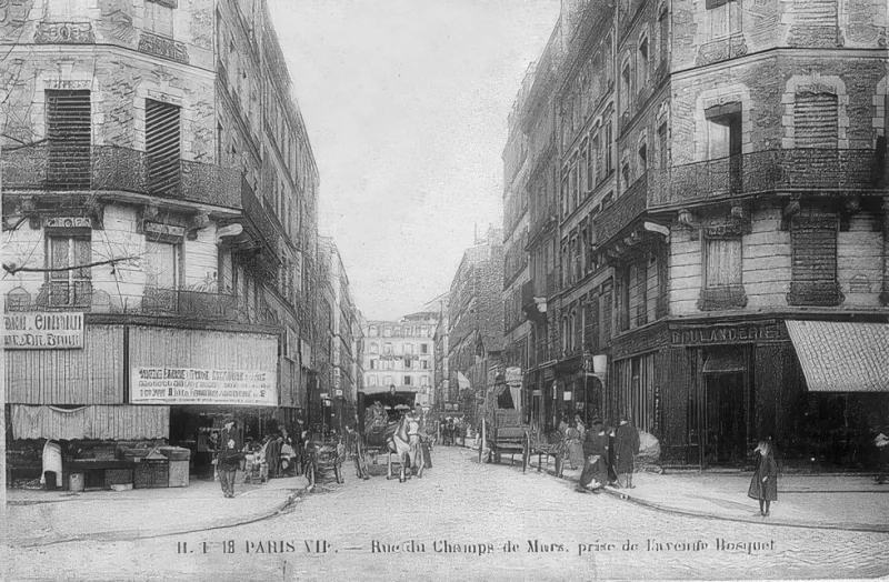 Angle rue du Champ de Mars et avenue Bosquet