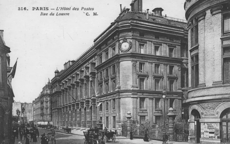 Rue du Louvre