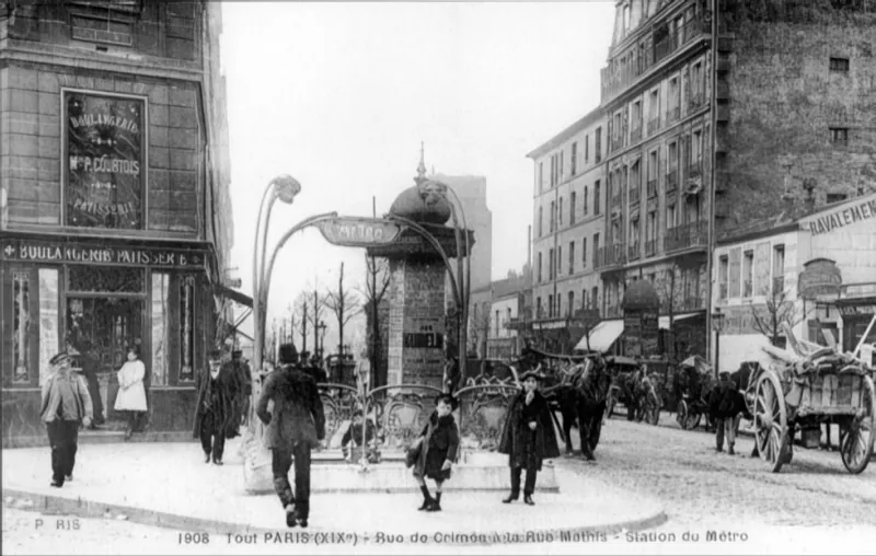 Rue Mathis depuis la rue de Crimée