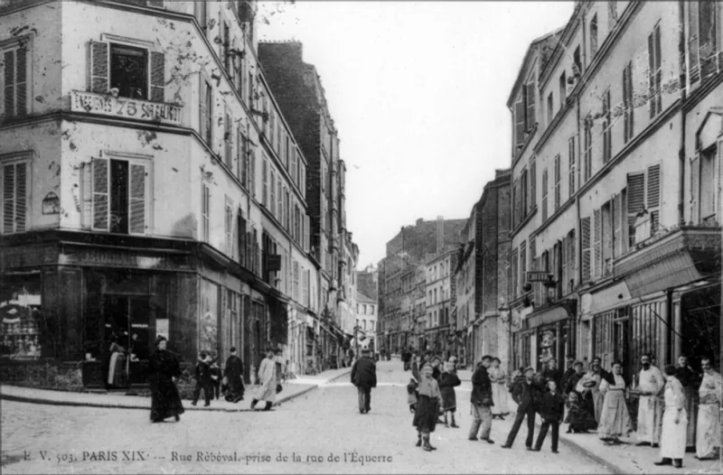 Rue Rébeval depuis la rue de l'Equerre