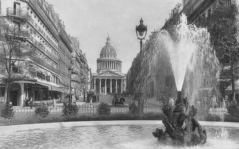 Rue Soufflot et le Panthéon