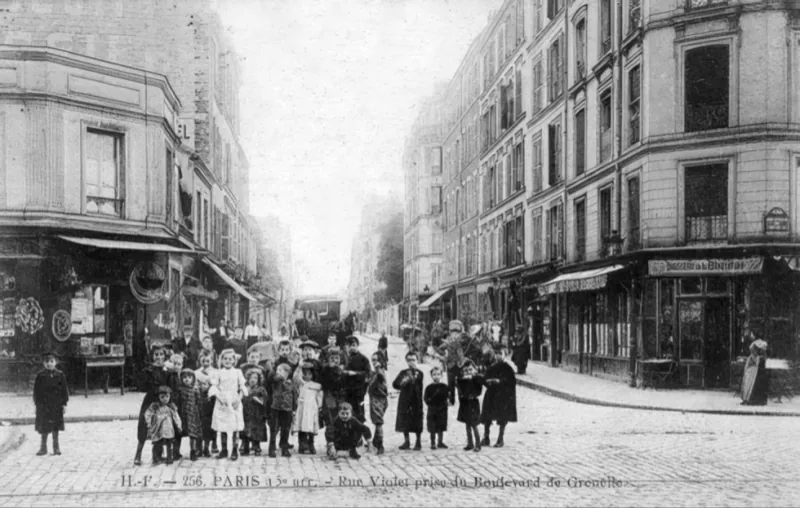 Rue Violet