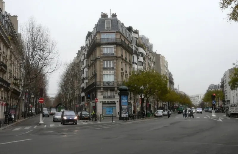 Angle avenue de Versailles et rue Chardon-Lagache