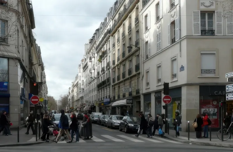 Angle entre la rue Mouton Duvernet et l'avenue du général Leclerc
