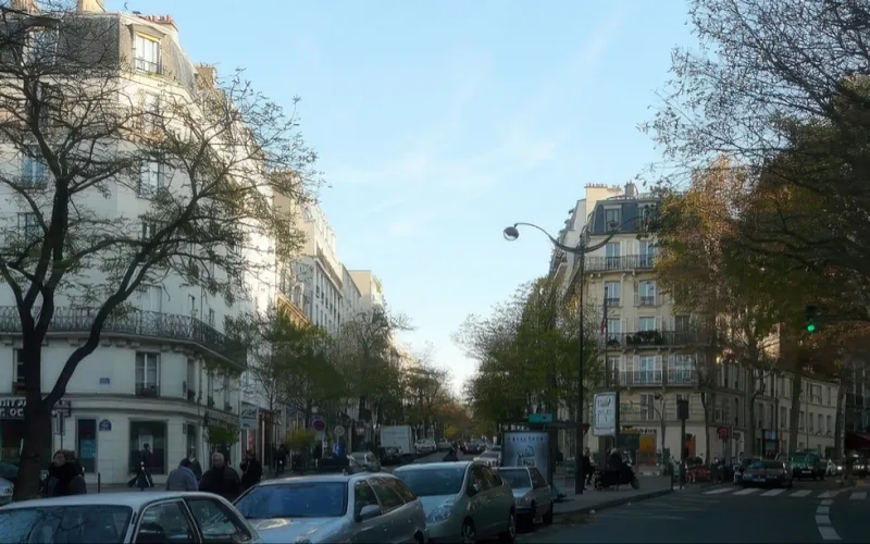 Angle avenue Secrétan et avenue Simon Bolivar