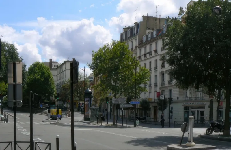 Angle avenue de Saint-Mandé et avenue du Docteur Arnold Netter
