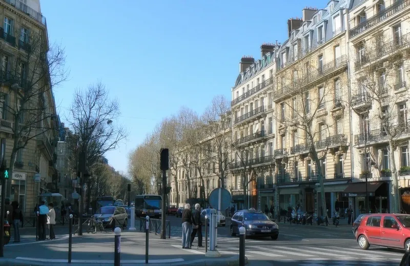 Angle boulevard Saint-Germain et rue du Bac