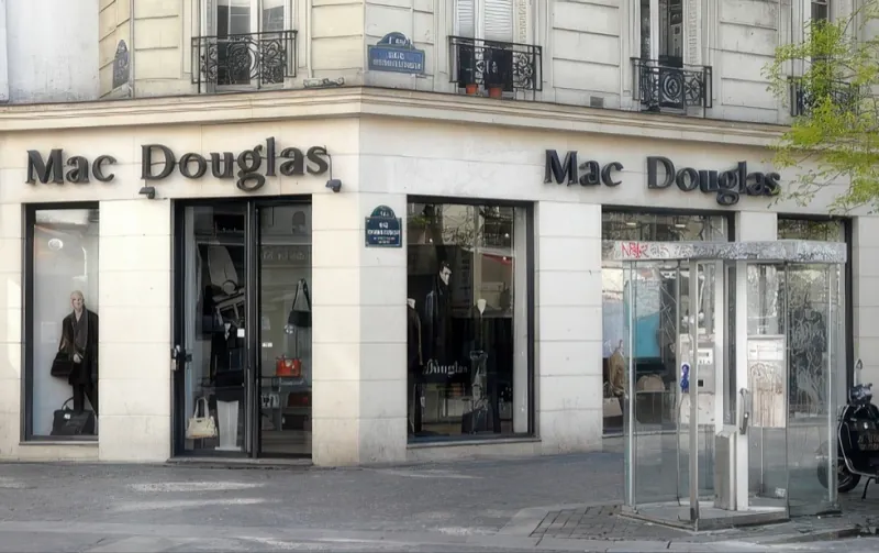 Angle rue Pierre Lescot et rue de la Grande Truanderie
