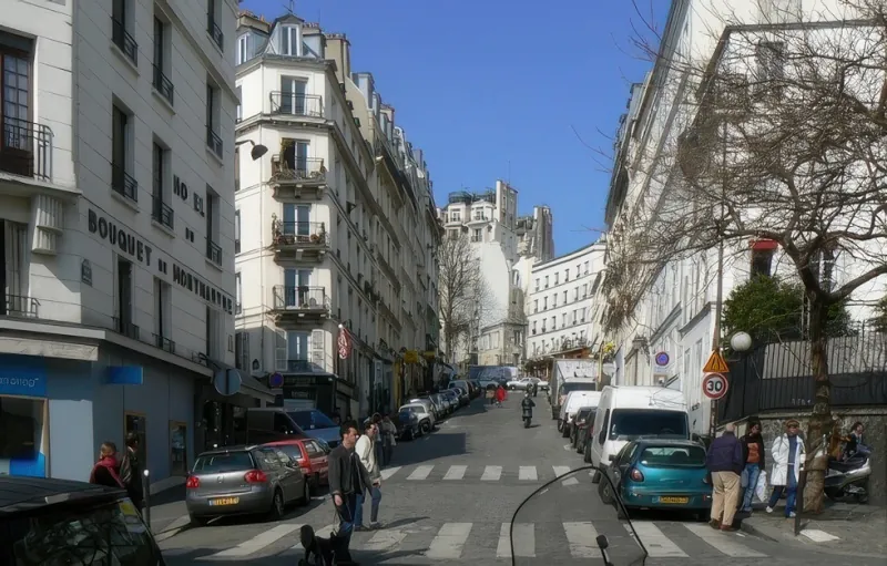 Angle rue des Abbesses, rue Durantin et rue Ravignan