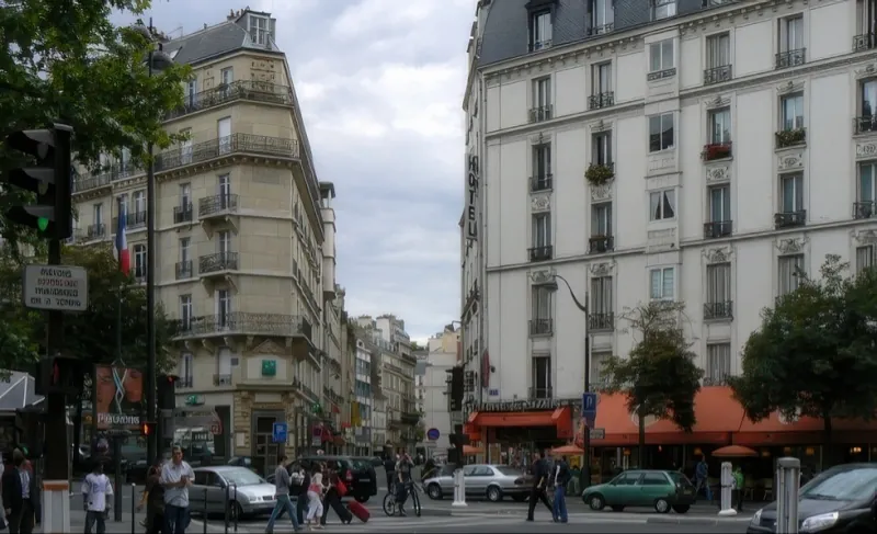 Angle rue des Acacias et avenue Mac Mahon