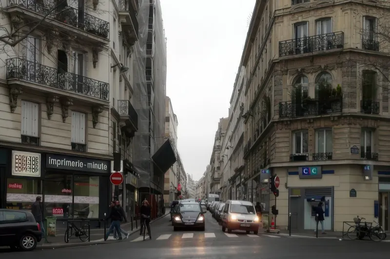 Angle rue du Chemin Vert et boulevard Voltaire