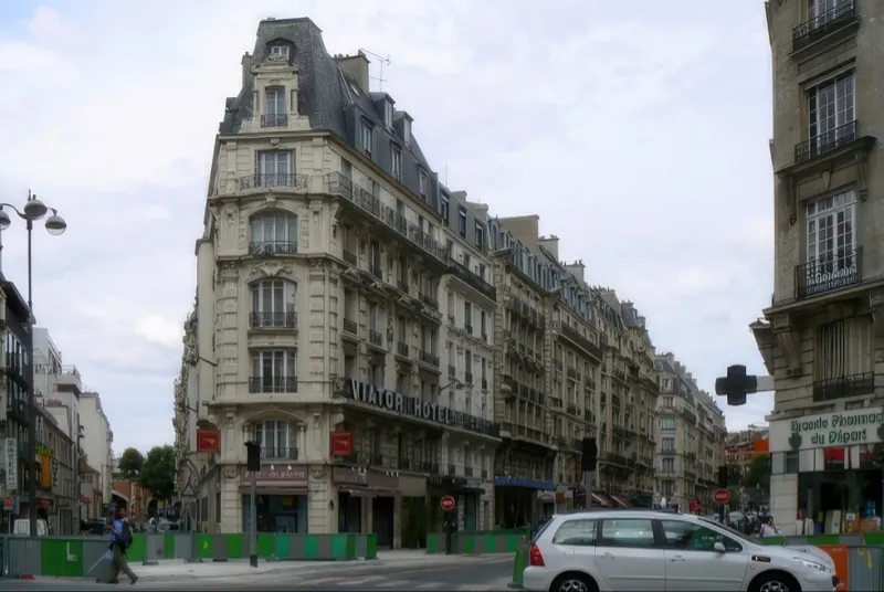 Angle rue Parrot et rue Traversière