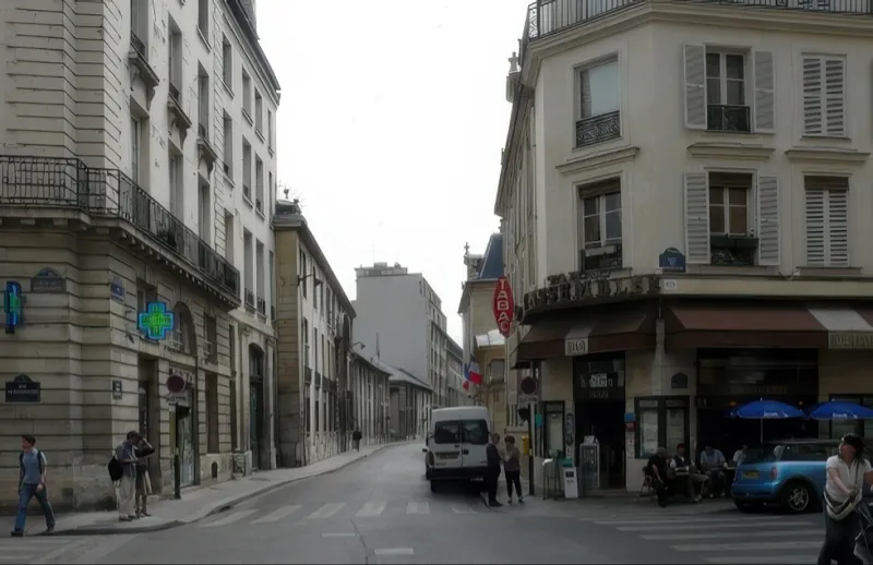 Angle rue Saint-Dominique et rue de Bourgogne