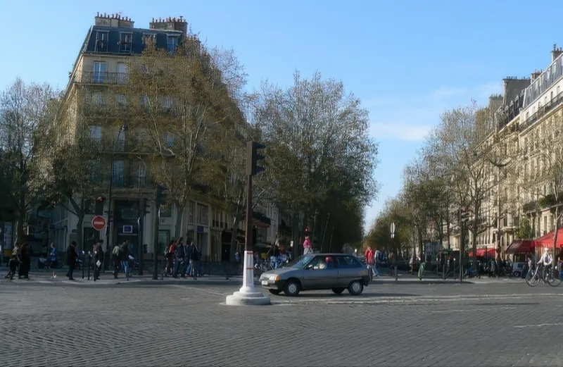 Avenue Bosquet depuis l'Ecole Militaire