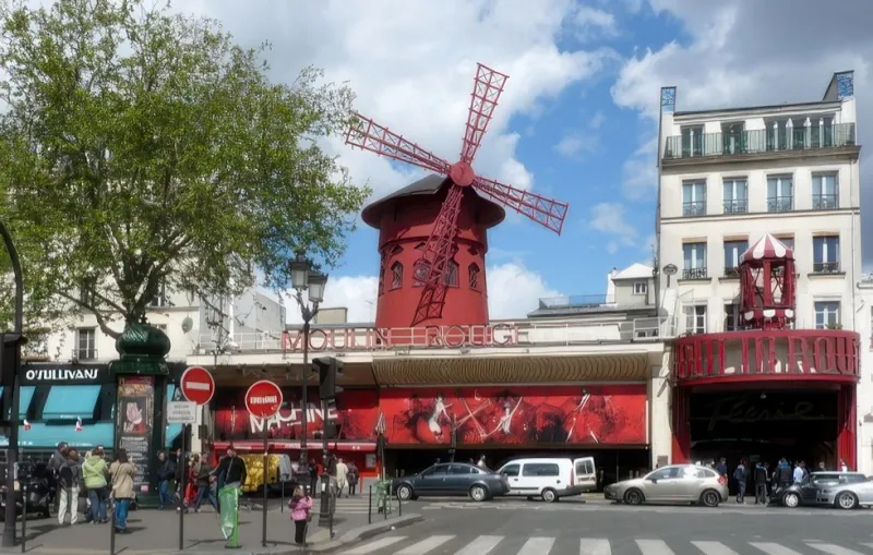 Le Moulin Rouge