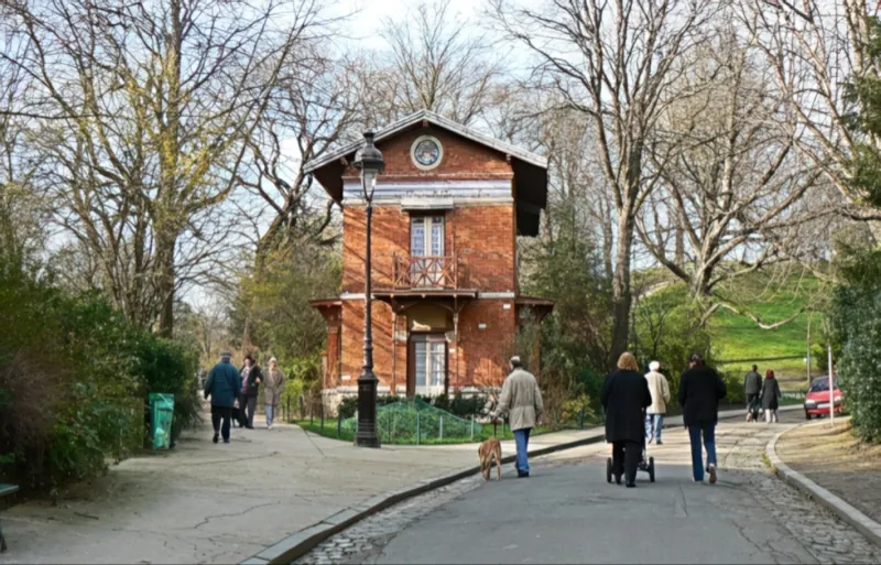 Parc des Buttes-Chaumont, entrée Simon Bolivar