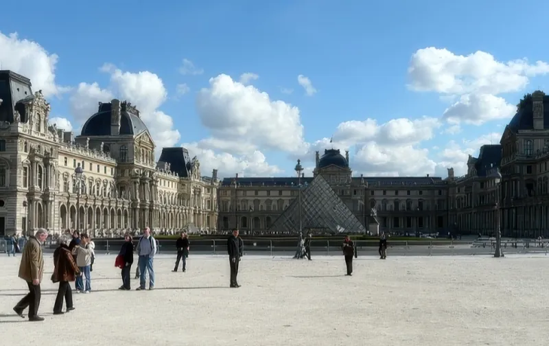 Cour du Carrousel du Louvre