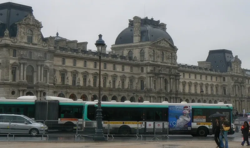 Cour du Carrousel du Louvre