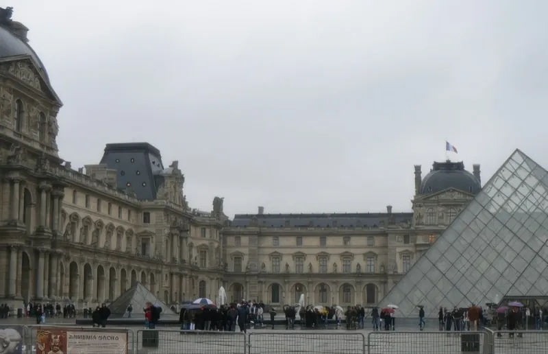 Cour du Carrousel du Louvre
