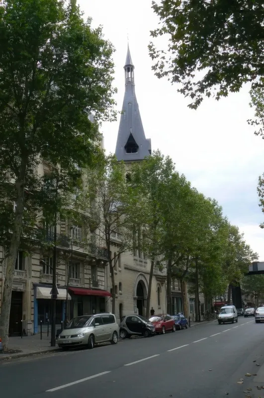 Eglise Saint-Antoine sur l'avenue Ledru Rollin